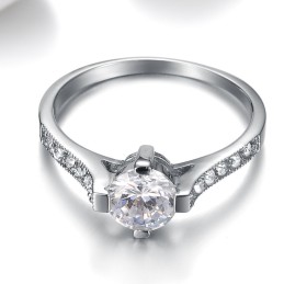 Odolný Ženský Titánový Prsteň S Kamienkami