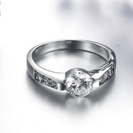 Dámsky Titánový Prsteň Stabilnej Kvality S Kamienkami