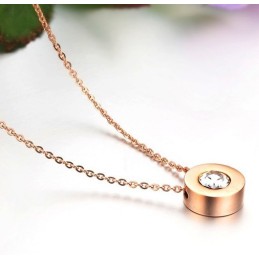 Stabilný Kvalitný Dámsky Titánový Náhrdelník S Kamienkami
