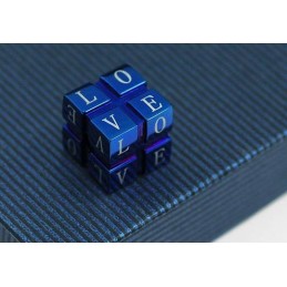 Módny Titánový Prívesok A Náhrdelník S Láskou K Rubikovej Kocke