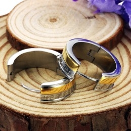 Titánové Náušnice S Jednoduchým Nástenným Vzorom