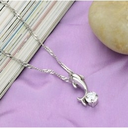 Svetoznámy Ženský  Titánový Náhrdelník V Tvare Delfína S Diamantmi