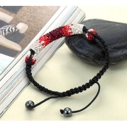 Odolný Dámsky Náramok V Tvare Gule S Krištáľmi