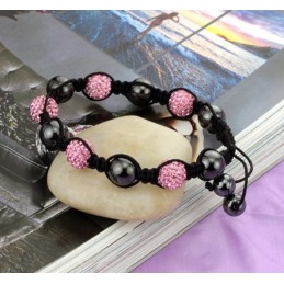 Známy Pre Svoj Kvalitný Dámsky Náramok S Krištáľmi V Tvare Gule