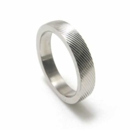 Titánový Prsteň S Krížovým Zrnom 4 Mm