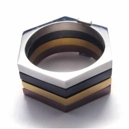 Šesťuholníkový Farebný Titánový Prsteň S Priemerom 11 Mm
