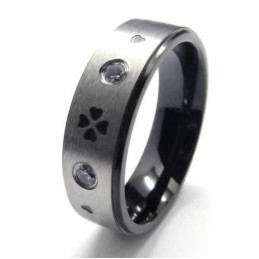 Prsteň S Diamantmi A Štvorlístkom, Intarzia Z Titánu, 6 Mm